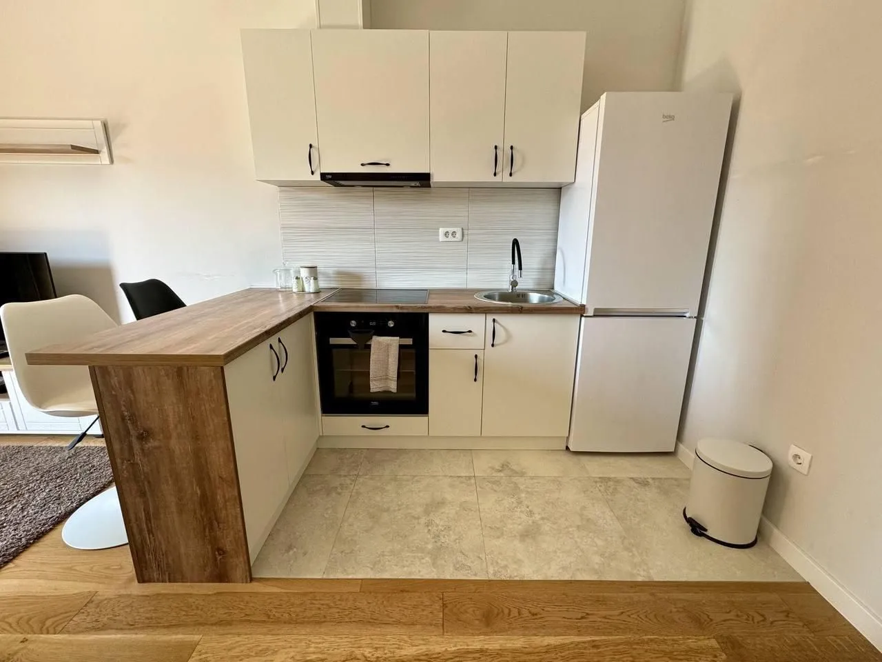 Prodaja, jednosoban stan, 37m², Kalimanj, Tivat