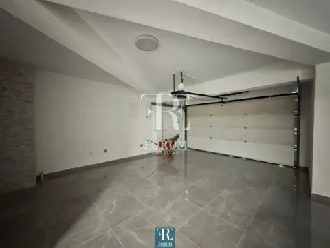 Izdavanje, kuća, 320m², Zlatica, Podgorica - image 13