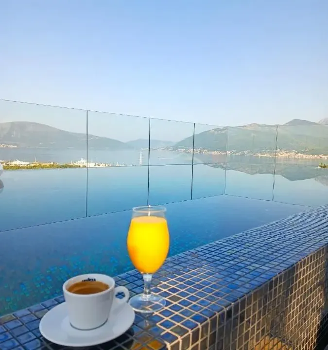 Prodaja, jednosoban stan, 55m², Tivat, Crna Gora