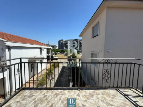 Sale, house, 522m², Tološi, Podgorica - image 2