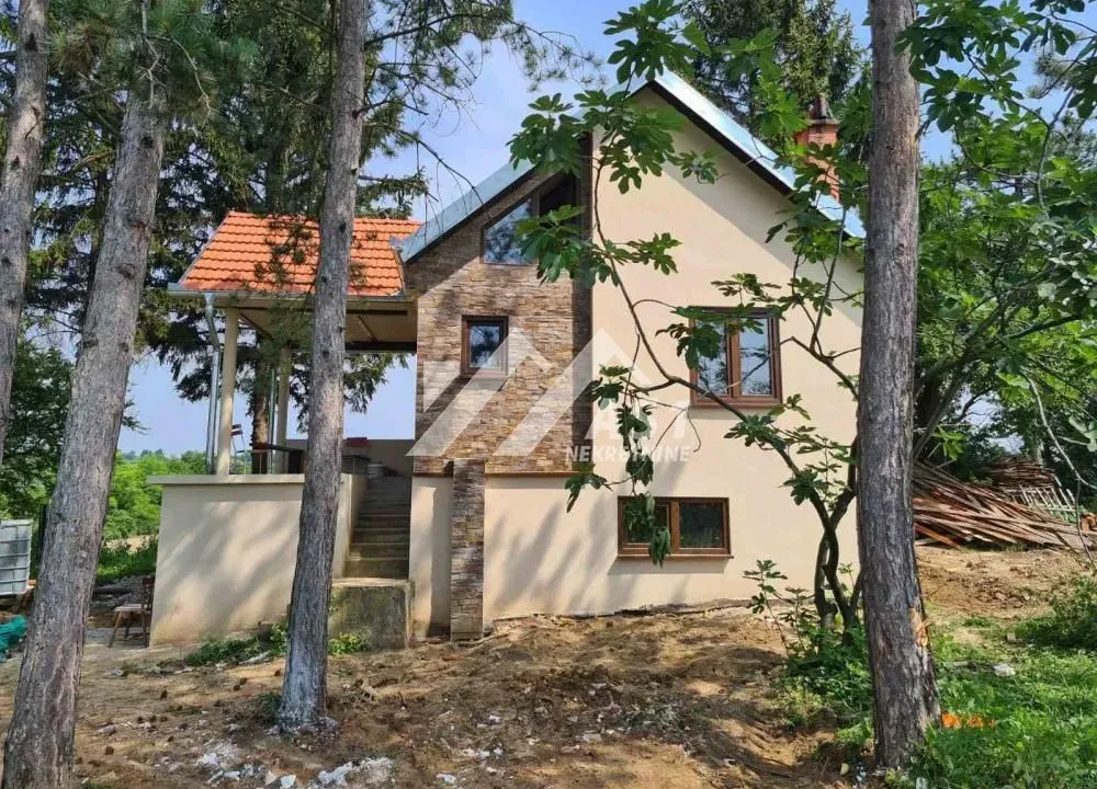 Izdavanje, kuća, 76m², Irig, Srbija