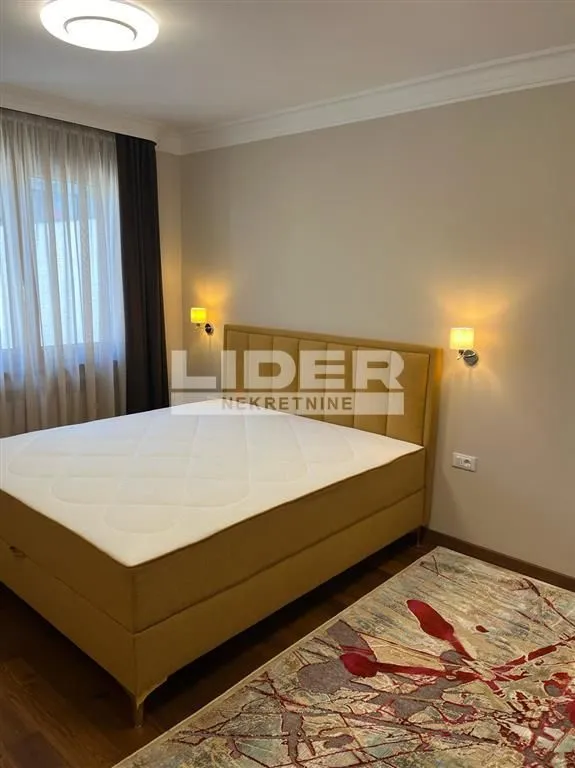 Izdavanje, trosoban stan, 75m², Čubura, Beograd