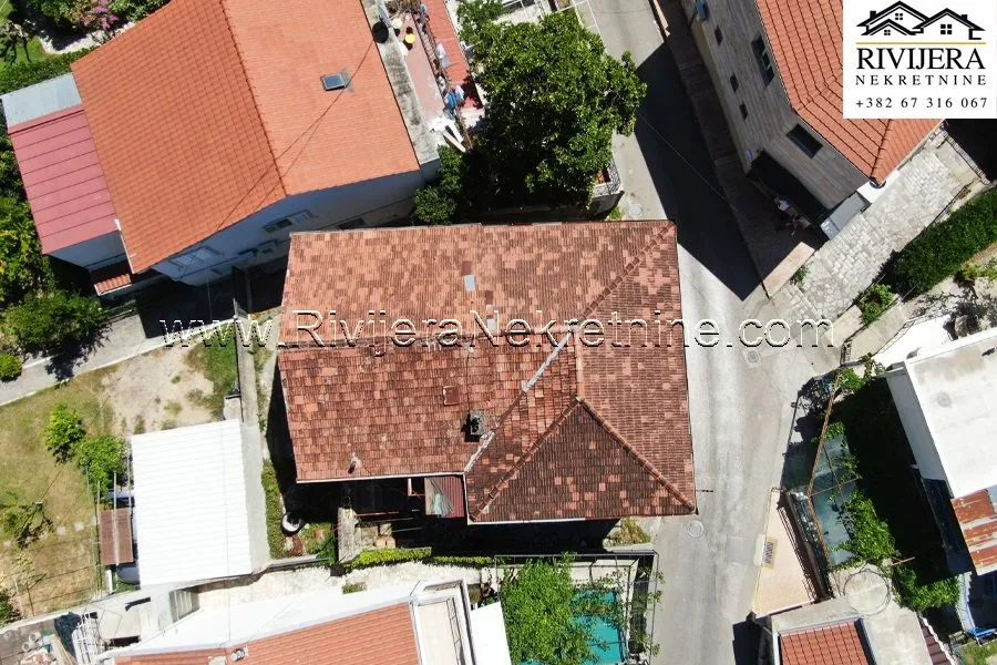 Prodaja, dvosoban stan, 93m², Centar, Herceg Novi