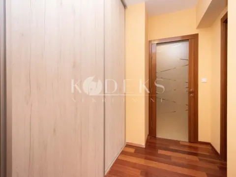 Izdavanje, dvosoban stan, 74m², Centar, Podgorica - image 10