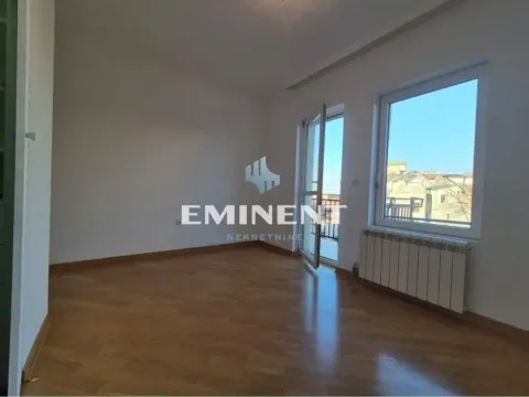 Rent, three bedroom apartment, 110m², Kalenić Pijaca, Vračar Sve Podlokacije - image 8