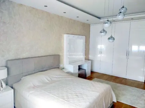 Izdavanje, četvorosoban stan, 180m², Kalenić Pijaca, Vračar Sve Podlokacije - image 11