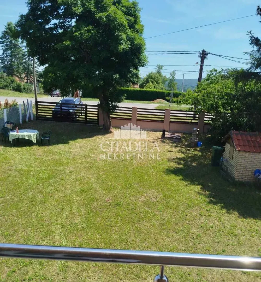 Prodaja, kuća, 200m², Lisović, Barajevo