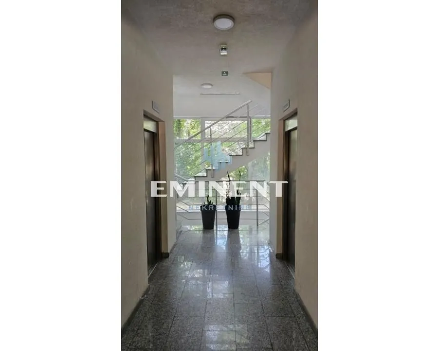 Izdavanje, dvosoban stan, 44m², Banovo Brdo, Beograd
