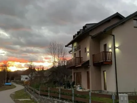 Prodaja, ugostiteljski objekat, 300m², Kolašin, Crna Gora - image 1