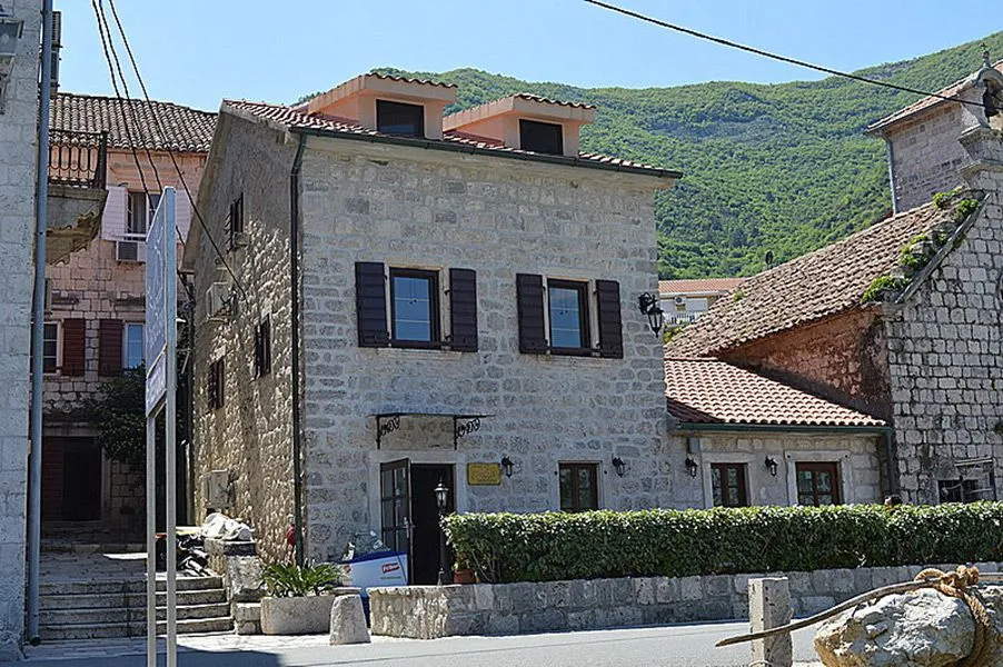 Prodaja, kuća, 150m², Prčanj, Kotor