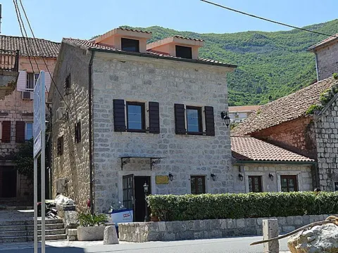 Sale, house, 150m², Prčanj, Kotor