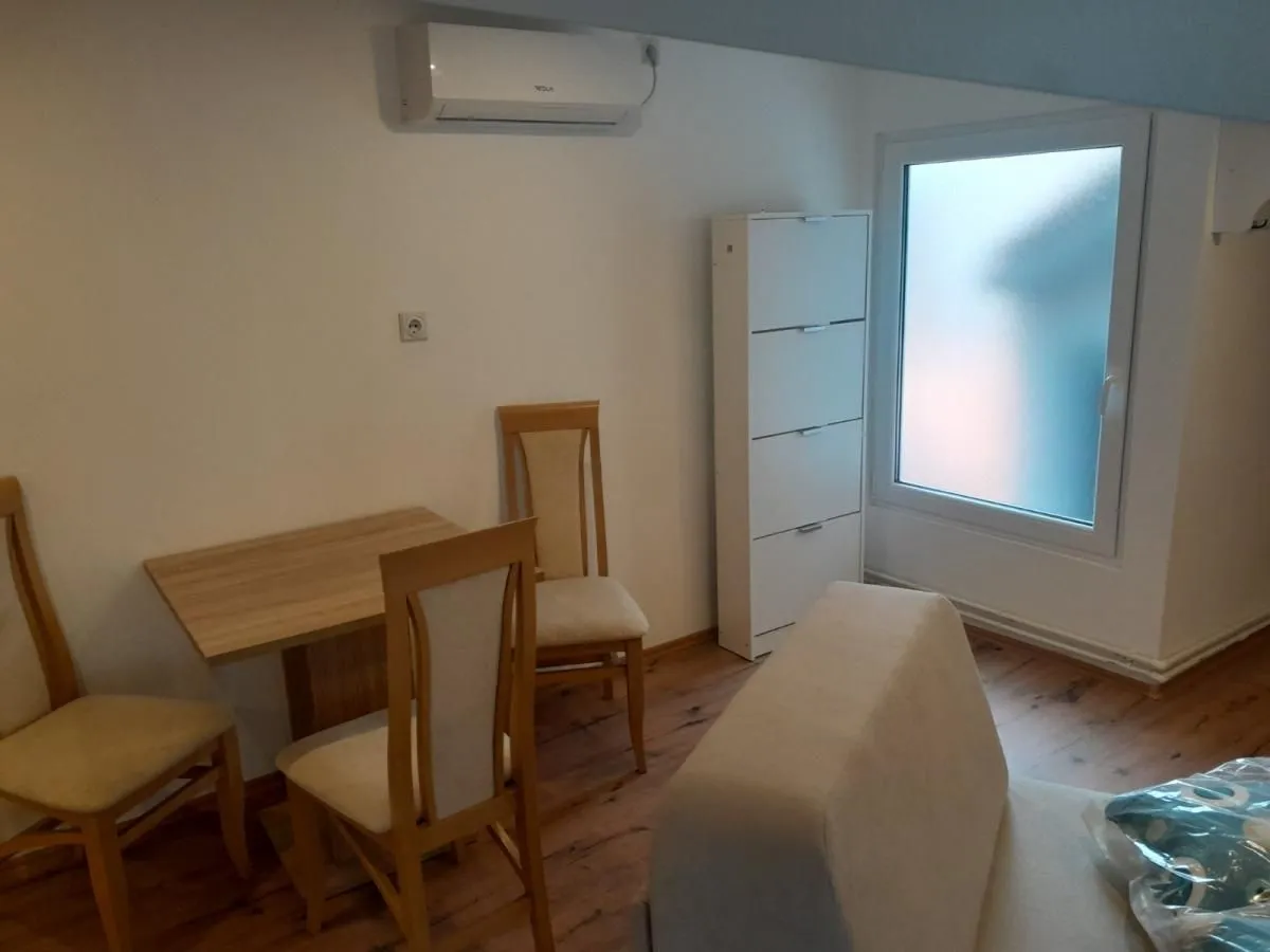 Izdavanje, jednosoban stan, 40m², Niš, Srbija