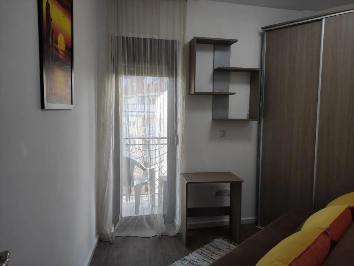 Izdavanje, jednosoban stan, 43m², Centar, Niš
