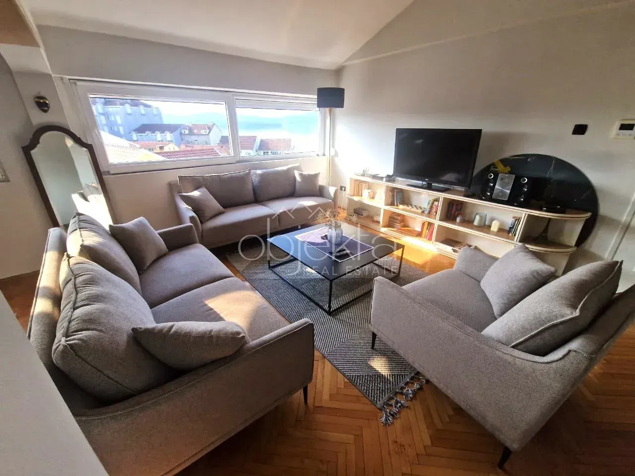 Rent, apartment, 88m², Tivat, Crna Gora