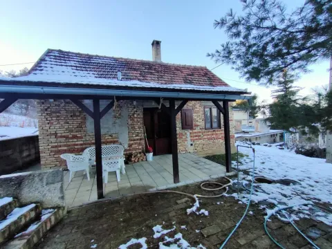 Prodaja, dvosoban stan, 47m², Sremska Kamenica, Petrovaradin