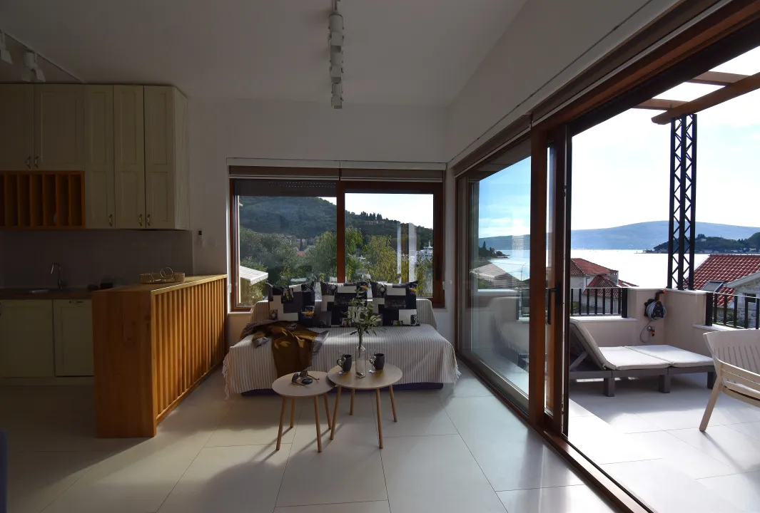 Rent, two bedroom apartment, 120m², Lepetani, Tivat