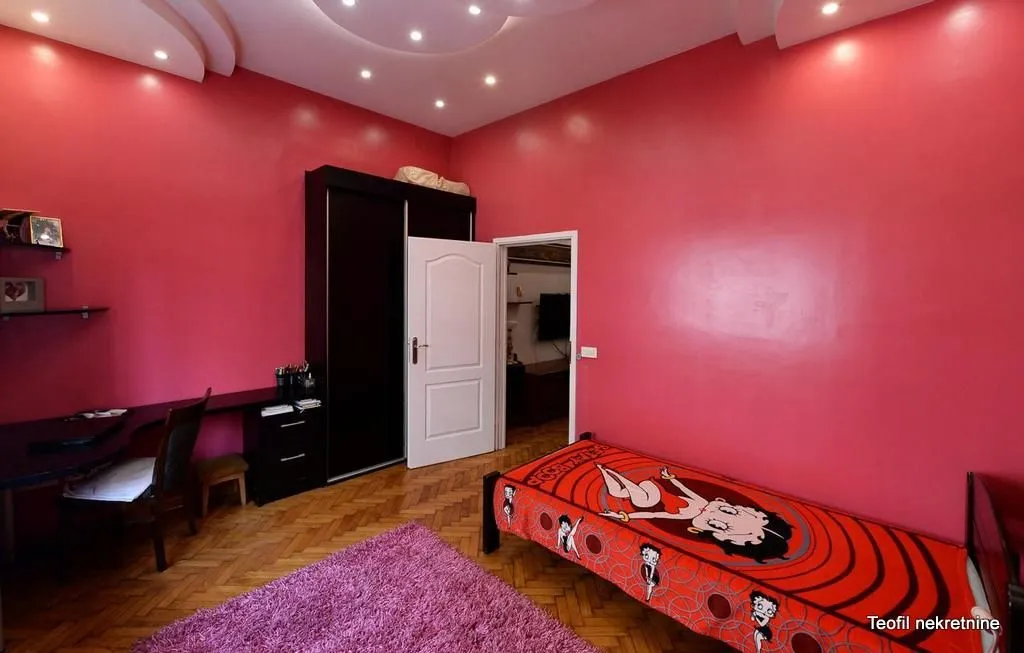 Prodaja, trosoban stan, 86m², Vračar, Šid