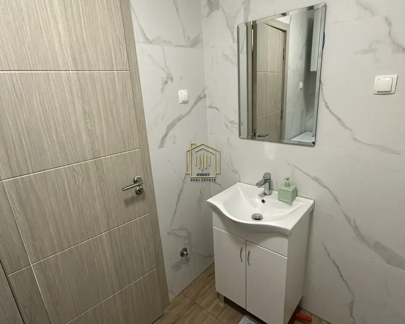 Izdavanje, jednosoban stan, 44m², Pobrežje, Podgorica