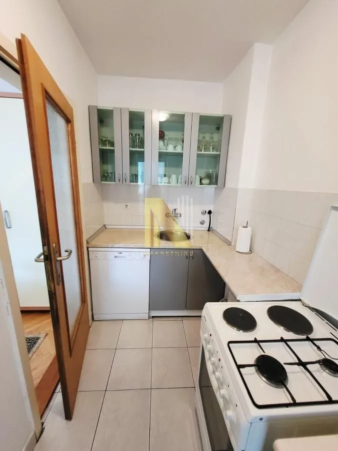 Prodaja, dvosoban stan, 67m², Novo naselje, Novi Sad