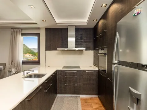 Prodaja, dvosoban stan, 100m², Dobrota, Kotor - image 8