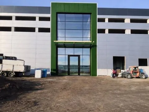 Izdavanje, poslovni prostor, 10000m², Zemun Sve Podlokacije, Beograd - image 2
