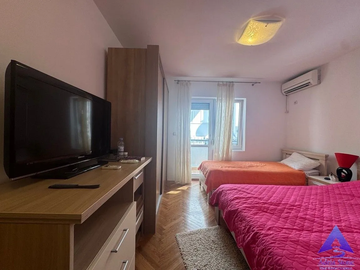 Prodaja, četvorosoban stan, 176m², Petrovac, Budva