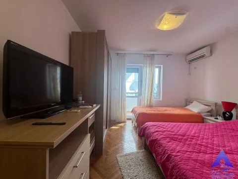Prodaja, četvorosoban stan, 176m², Petrovac, Budva - image 11