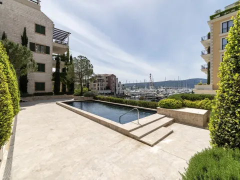 Rent, two bedroom apartment, 131m², Porto Montenegro, Tivat - image 22