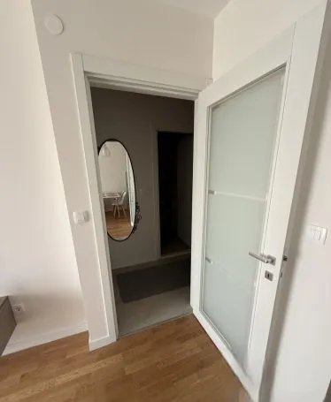Izdavanje, jednosoban stan, 43m², Pobrežje, Podgorica