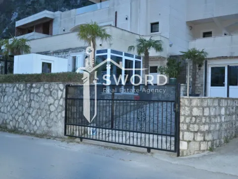 Sale, three bedroom apartment, 110m², Prčanj, Kotor - image 20