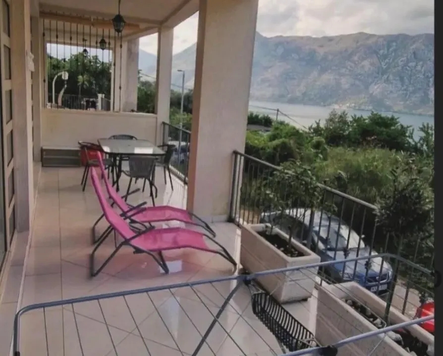 Sale, two bedroom apartment, 83m², Prčanj, Kotor