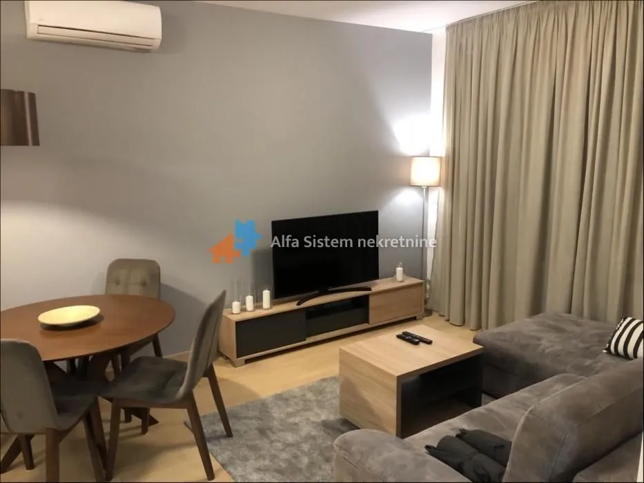 Izdavanje, trosoban stan, 68m², Crveni Krst, Beograd