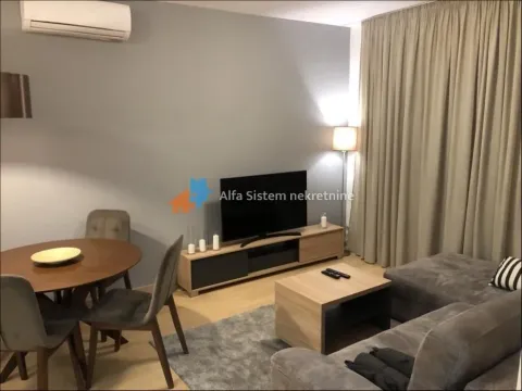 Izdavanje, trosoban stan, 68m², Crveni Krst, Beograd - image 4