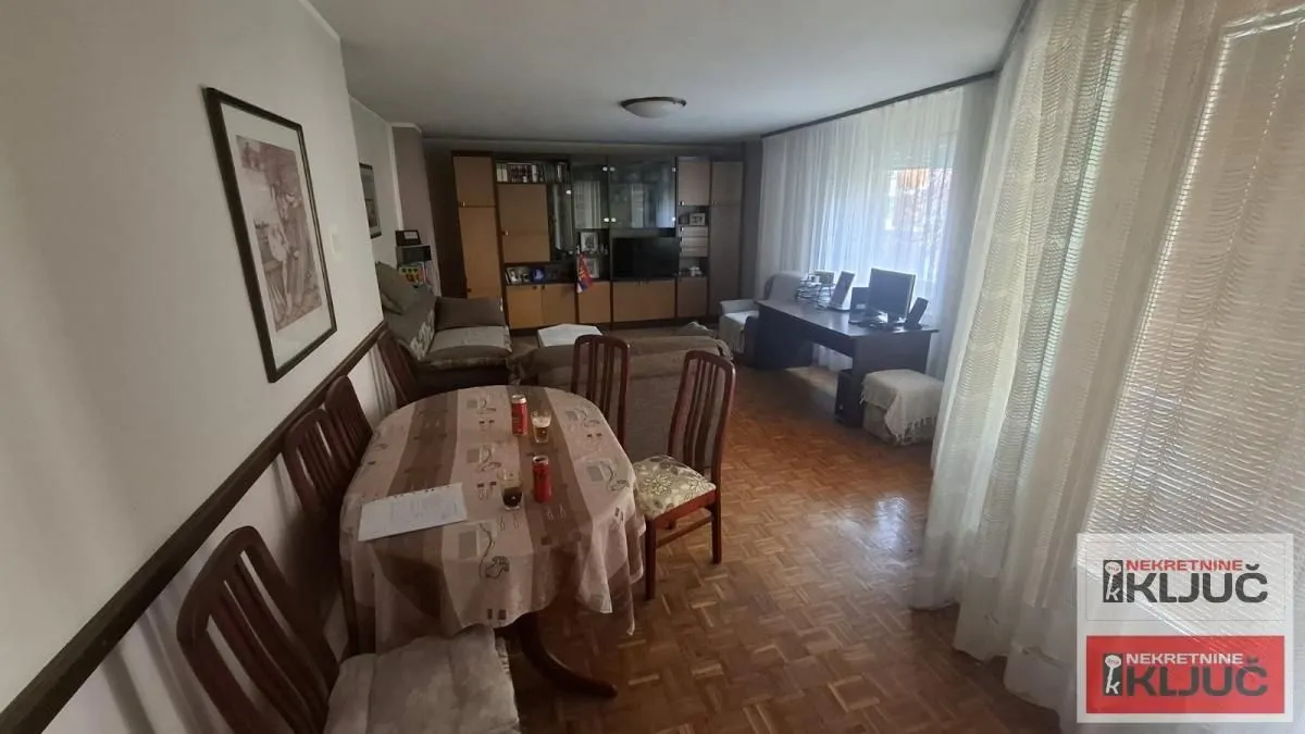Prodaja, trosoban stan, 83m², Novo naselje, Novi Sad