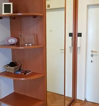 Izdavanje, četvorosoban stan, 100m², Novi Beograd Blok 22, Novi Beograd Sve Podlokacije - image 11