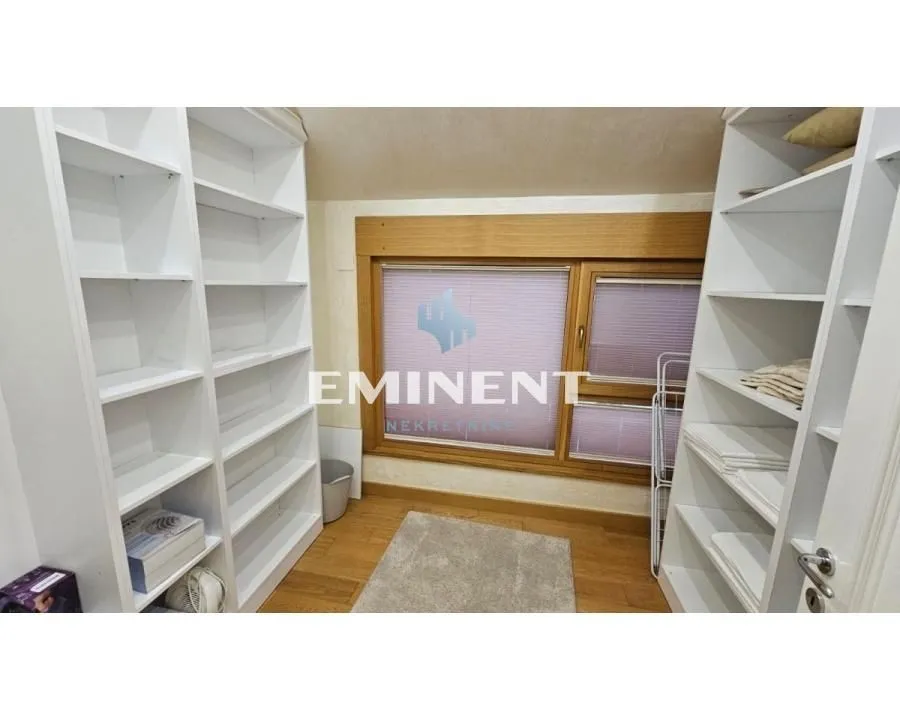 Rent, three bedroom apartment, 107m², Stari Grad, Beograd