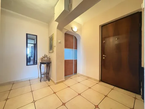 Prodaja, trosoban stan, 101m², Blok 5, Podgorica - image 3