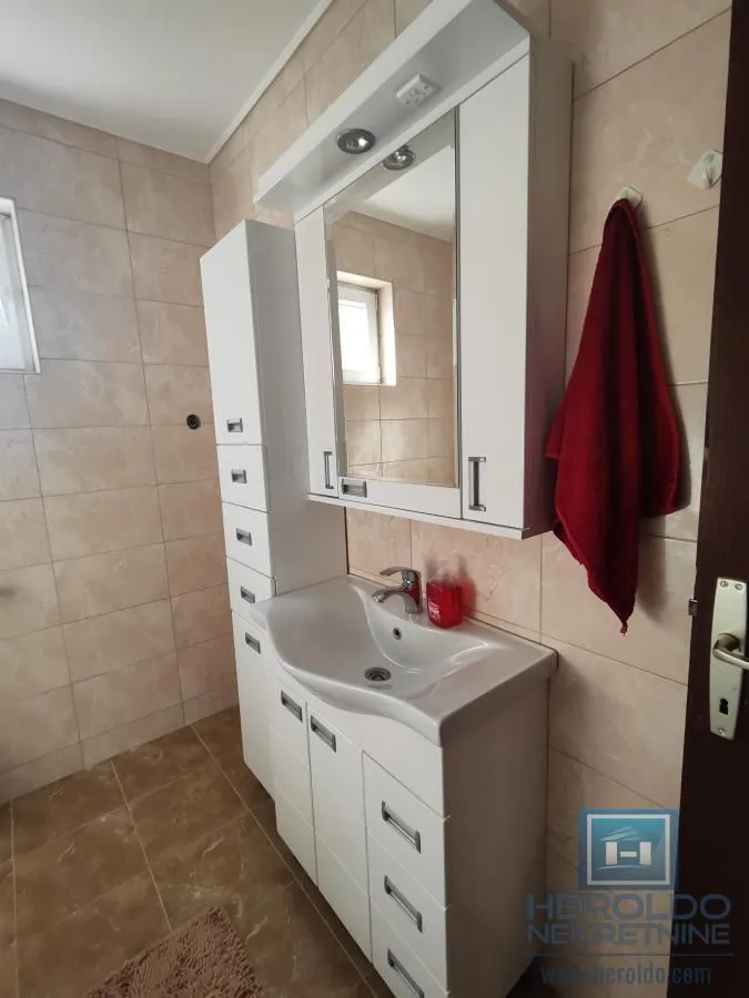 Prodaja, kuća, 270m², Budžino brdo, Jagodina