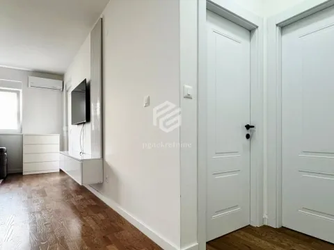 Rent, one bedroom apartment, 46m², Stari Aerodrom, Podgorica - image 10