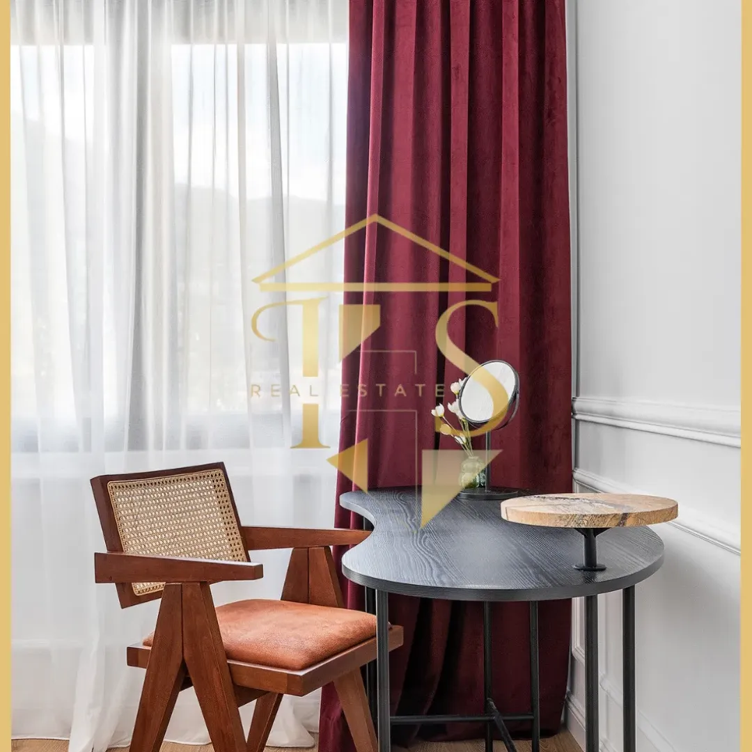 Izdavanje, dvosoban stan, 77m², Centar, Tivat