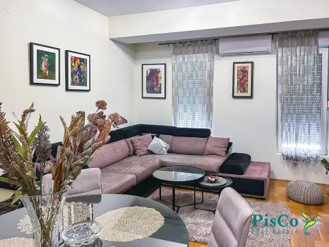 Izdavanje, dvosoban stan, 70m², Blok 9, Podgorica - image 2