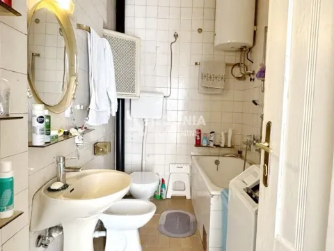 Prodaja, trosoban stan, 90m², Slavija, Vračar Sve Podlokacije - image 7