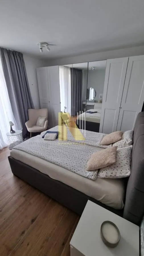 Izdavanje, trosoban stan, 105m², Sremska Kamenica, Petrovaradin