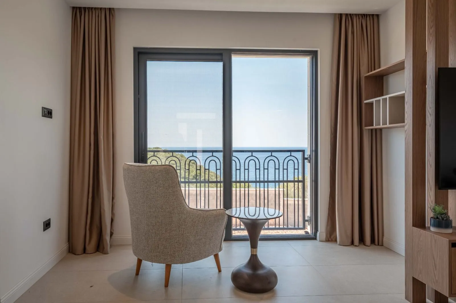 Sale, house, 318m², Reževići, Budva