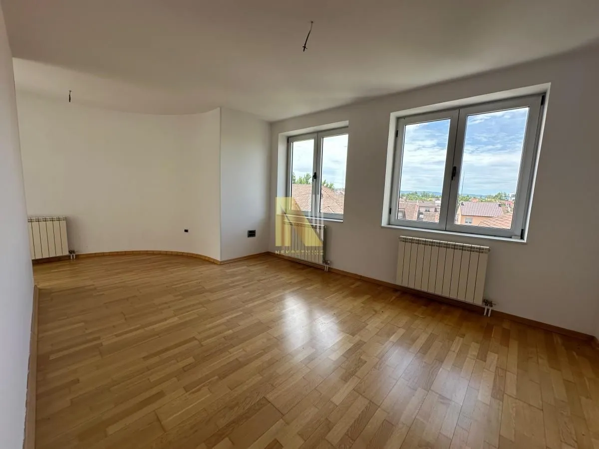 Rent, office space, 345m², Avijatičarsko naselje, Novi Sad Sve Podlokacije
