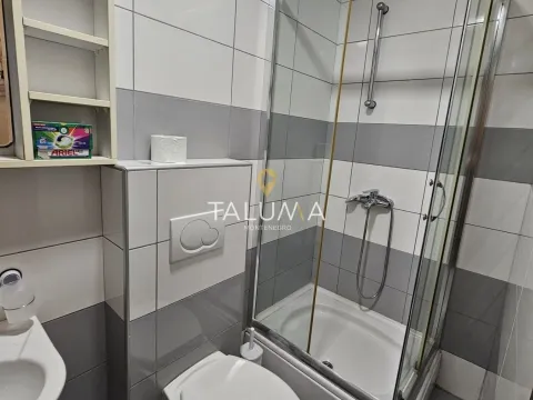 Izdavanje, dvosoban stan, 75m², City Kvart, Podgorica - image 13