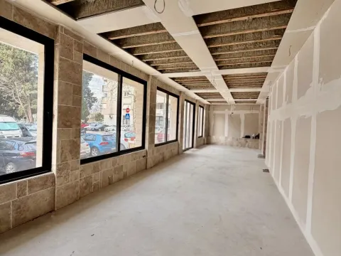 Izdavanje, poslovni prostor, 140m², Centar, Bar - image 5