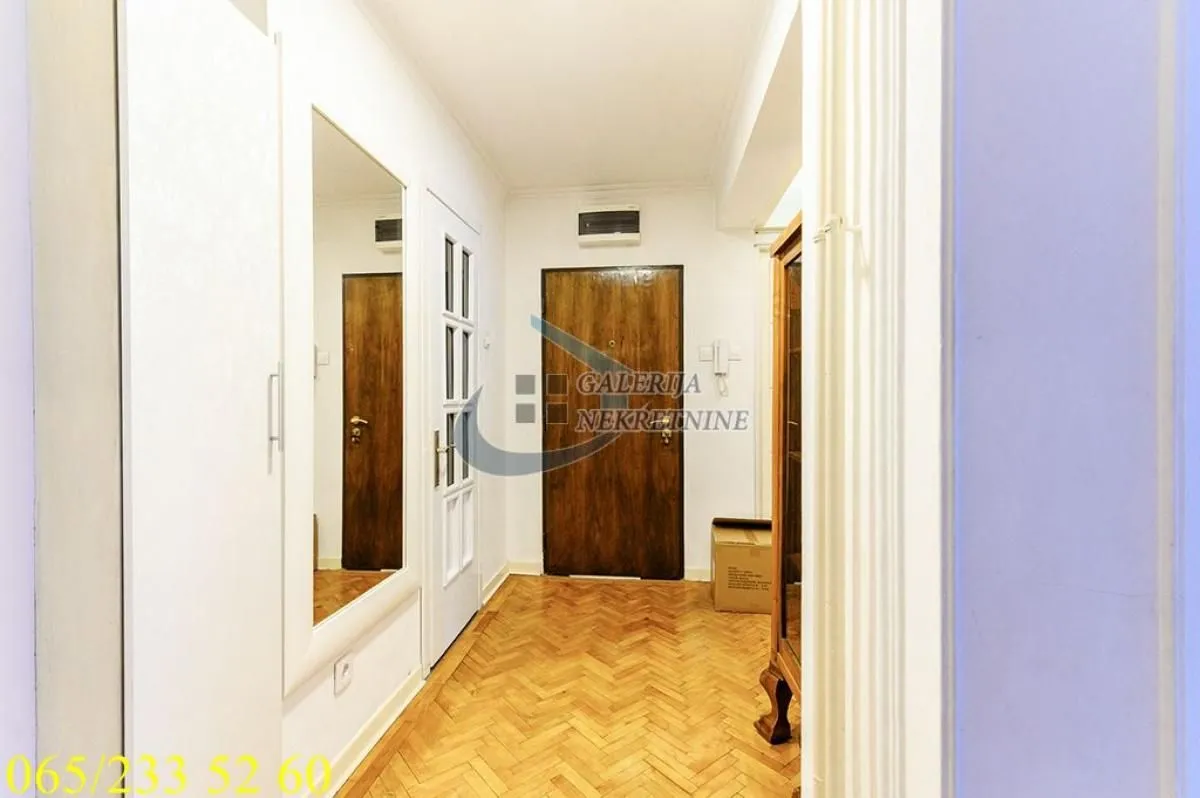 Prodaja, četvorosoban stan, 105m², Savski Venac, Beograd