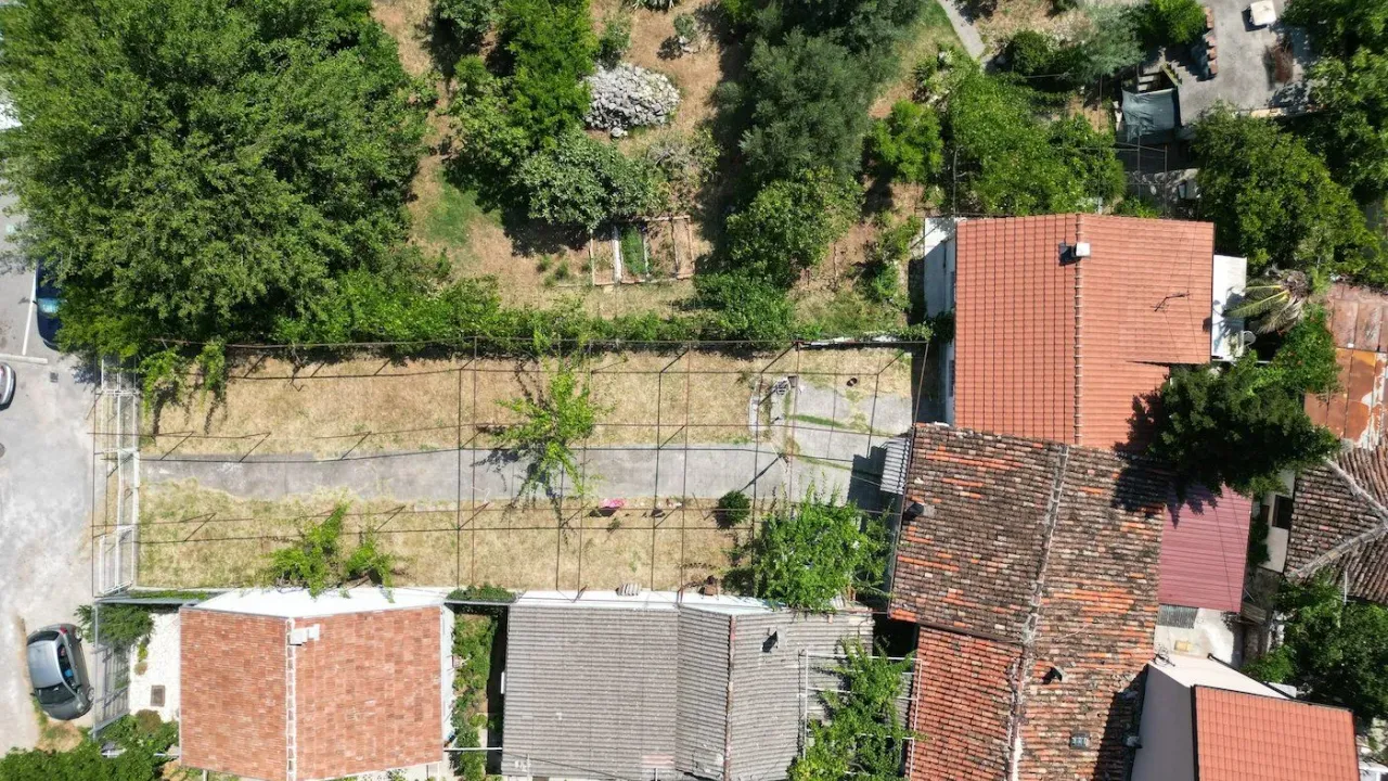 Prodaja, plac, 440m², Gintaš, Podgorica