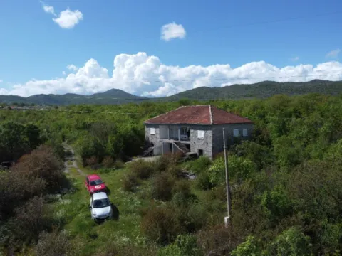 Izdavanje, kuća, 300m², Ostalo, Podgorica - image 9